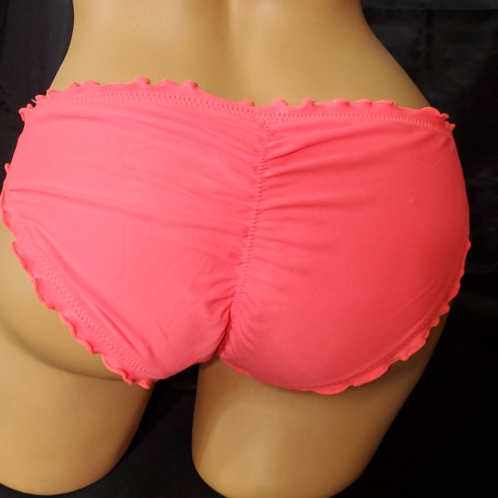 Bikini Bottom 👙 - Picture 2 of 3